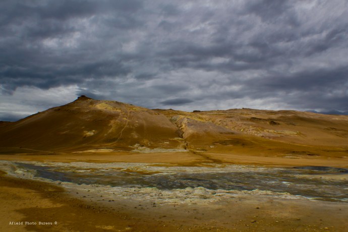 Overview of the Hverir area. That is some seriously scorched earth.